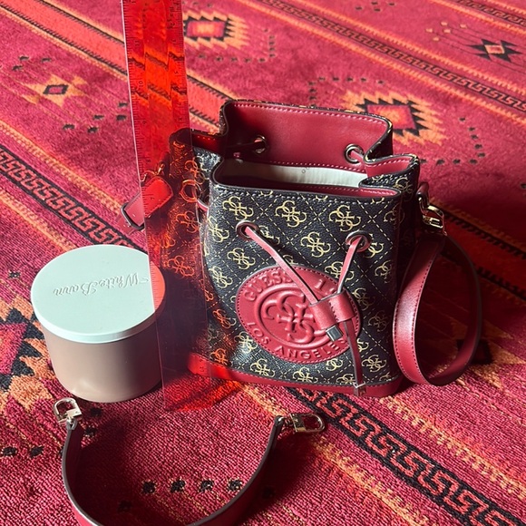 Bucket bag, worn once, stiff material - Picture 5 of 8